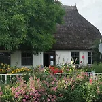 Lejlighed Fuer Sechs Personen Im Dachgeschoss By Interhome Schaprode